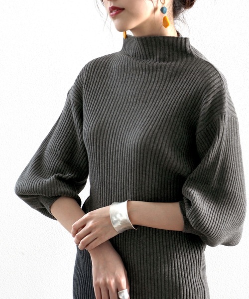 柔らか綿100%。袖ぽわん、ボトルネックパフスリーブリブニット