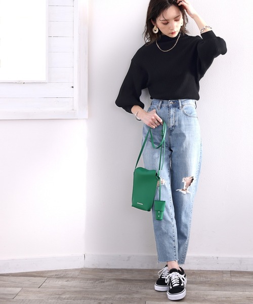 柔らか綿100%。袖ぽわん、ボトルネックパフスリーブリブニット