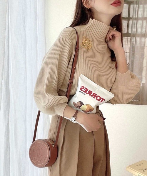 classicalelf（クラシカルエルフ）の「柔らか綿100%。袖ぽわん、ボトルネックパフスリーブリブニット（ニット/セーター・レディース・ブラック/アイボリー/杢グレー/ベージュ/モカ/チャコール・MEDIUM/LARGE/X-LARGE/SMALL）」の22枚目の写真