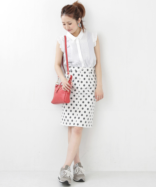 Ray BEAMS(レイビームス)の「Ray BEAMS / プリントストレッチ タイトスカート(スカート・レディース・ブラック系その他/レッド系その他/オフホワイト・0/1)」の6枚目の写真