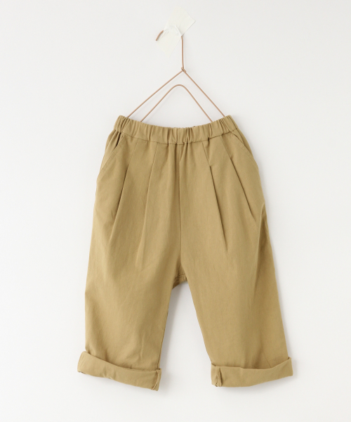 LOWRYS FARM（ローリーズファーム）の「コットンタックパンツ　837733（その他パンツ・キッズ・チャコールグレー/ライトベージュ/イエロー/ベージュ/ベージュ系その他・100/110/120/130/LARGE/MEDIUM/SMALL/X-LARGE）」の3枚目の写真