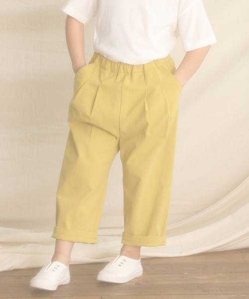 LOWRYS FARM（ローリーズファーム）の「コットンタックパンツ　837733（その他パンツ・キッズ・チャコールグレー/ライトベージュ/イエロー/ベージュ/ベージュ系その他・100/110/120/130/LARGE/MEDIUM/SMALL/X-LARGE）」の5枚目の写真