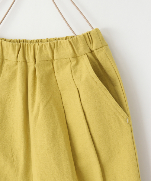 LOWRYS FARM（ローリーズファーム）の「コットンタックパンツ　837733（その他パンツ・キッズ・チャコールグレー/ライトベージュ/イエロー/ベージュ/ベージュ系その他・100/110/120/130/LARGE/MEDIUM/SMALL/X-LARGE）」の12枚目の写真