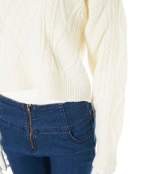 fifth(フィフス)の「バックシャンケーブルVネックニット(ニット/セーター・レディース・ホワイト/ブラウン・MEDIUM)」の7枚目の写真