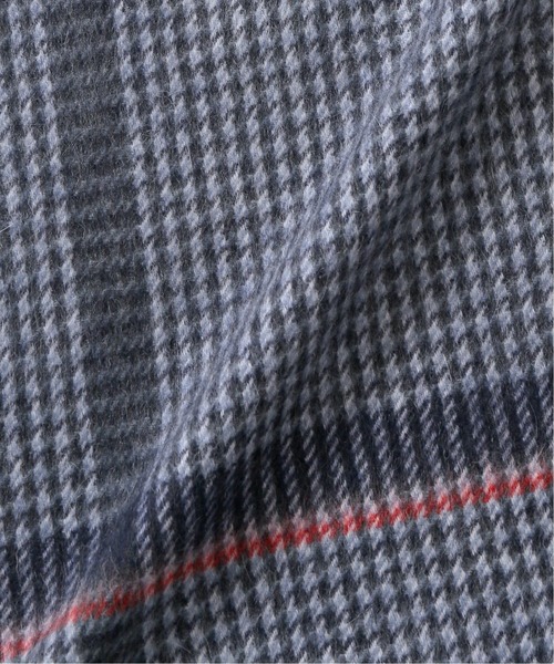 Begg & Co（ベグアンドコー）の「【BEGG＆CO / ベグアンドコー】 別注 ハウンドトゥースマフラー（マフラー・メンズ・チャコールグレー/ネイビー/ブラウン・FREE）」の7枚目の写真