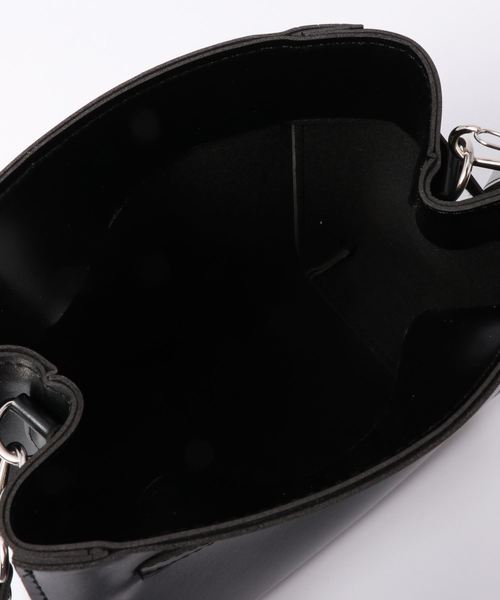 KOBE LETTUCE（コウベレタス）の「ベルトデザインショルダーバッグ（ショルダーバッグ・レディース・アイボリー/キャメル/ブラック・FREE）」の4枚目の写真