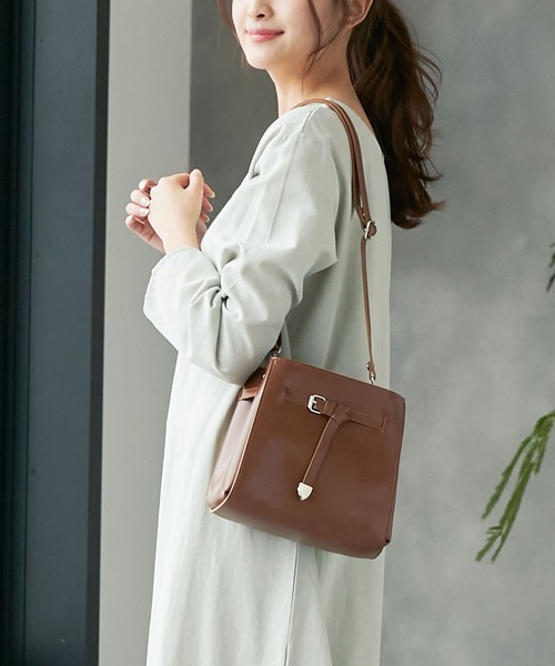 KOBE LETTUCE（コウベレタス）の「ベルトデザインショルダーバッグ（ショルダーバッグ・レディース・アイボリー/キャメル/ブラック・FREE）」の9枚目の写真