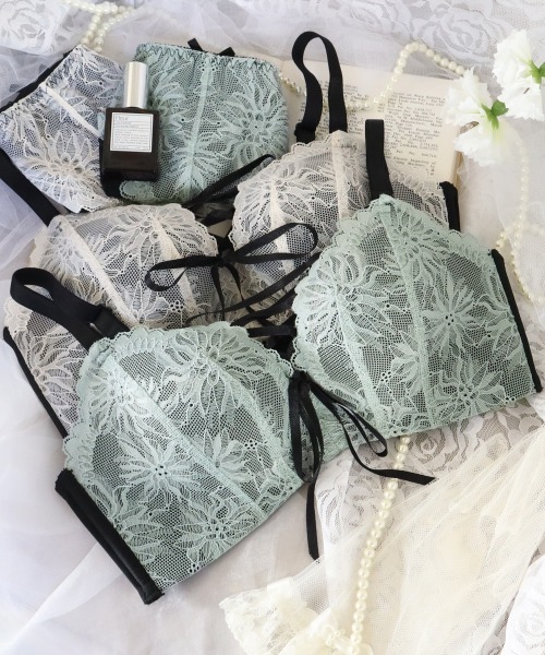 セール】【ワイヤーなしの可愛い盛りブラ！脇高ボーンと編み上げリボン