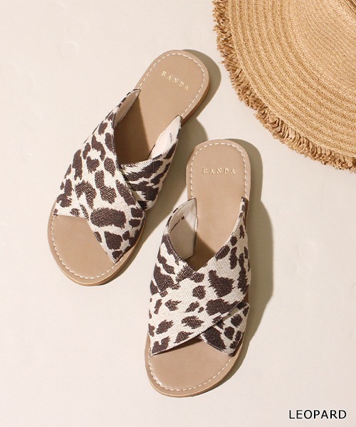 RANDA（ランダ）の「クロスフラットサンダル（サンダル・レディース・ブラック/シルバー/クリーム/レオパード・LL/S/M/L）」の4枚目の写真