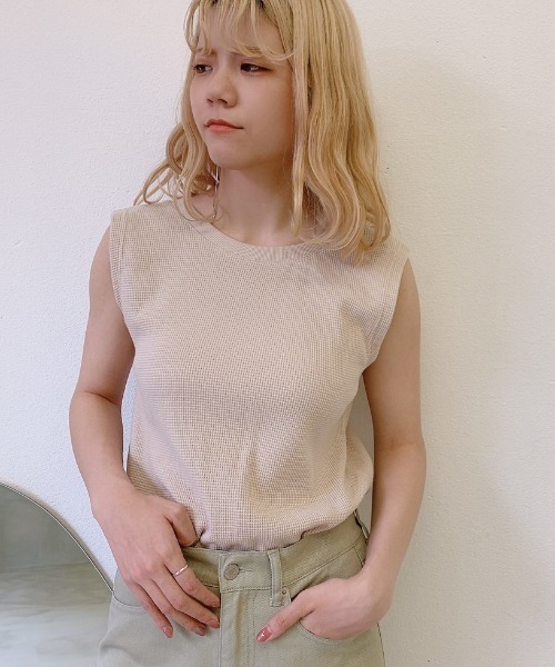 VANNIE U(ヴァニーユー)の「バックオープンサーマルノースリーブ(Tシャツ/カットソー・レディース・ホワイト/ブラック/ベージュ/ブラウン・FREE)」の21枚目の写真