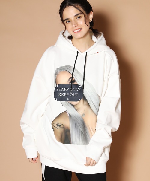 GALLIS ADDICTION（ガリスアディクション）の「GA フォトガールパーカー（パーカー・メンズ・ホワイト/ブラック/ブラウン/イエロー・M/L）」の5枚目の写真