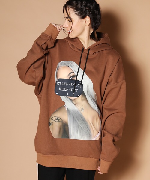 GALLIS ADDICTION（ガリスアディクション）の「GA フォトガールパーカー（パーカー・メンズ・ホワイト/ブラック/ブラウン/イエロー・M/L）」の10枚目の写真