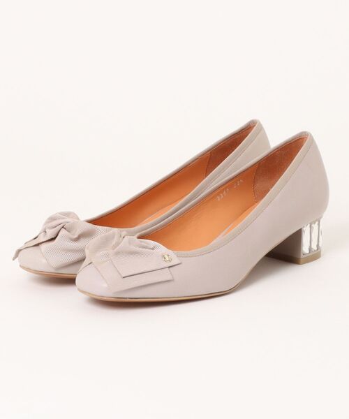 LANVIN en Bleu(ランバンオンブルー)の「ビジューヒールリボンパンプス(パンプス・レディース・ブラック/ブラック系その他7/ライトベージュ/ベージュ/ブラック系その他2/ピンクベージュ/ベージュ系その他/ダークベージュ/サンドベージュ/ブルー系その他5/ブラック系その他6/プラチナム/ベージュ系その他2/シルバー系その他7/ブラック系その他3/ネイビー/ブラウン系その他/ベージュ系その他3/ブラック系その他/ブラック系その他4/ベージュ系その他5/ベージュ系その他4/ブラック系その他5/ライトグレー/ライトグリーン・23.0cm/24.5cm/24.0cm/23.5cm/22.5cm/22.0cm)」の9枚目の写真