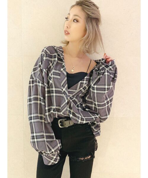 GYDA（ジェイダ）の「ボリュームスリーブBIGチェックシャツ（シャツ/ブラウス・レディース・グレー/ネイビー/ベージュ・FREE）」の4枚目の写真