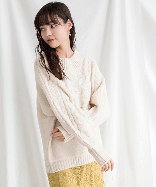 MILLION CARATS（ミリオンカラッツ）の「【STYLE4】ドルマンケーブルニット（ニット/セーター・レディース・オフホワイト/サンドベージュ/イエロー・FREE）」の20枚目の写真