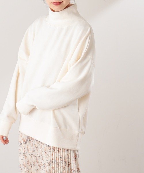 natural couture(ナチュラルクチュール)の「裏起毛裏毛ハイネックゆるトップス(Tシャツ/カットソー・レディース・アイボリー/スミクロ/ミント/ピンク/グレイッシュベージュ・FREE)」の6枚目の写真