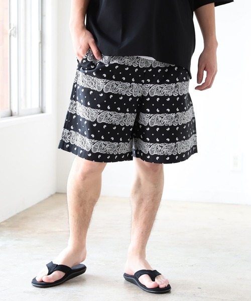 BEAMS（ビームス）の「BEAMS / バンダナ柄 イージー ショーツ（その他パンツ・メンズ・ブラック/ネイビー・SMALL/MEDIUM/LARGE/X-LARGE）」の2枚目の写真