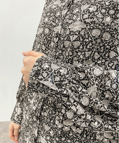 apres jour mignon(アプレジュールミニョン)の「柄バンドカラーシャツ【ZOZOTOWN限定アイテム】(シャツ/ブラウス・レディース・ベージュ/ブラック・フリー/X-LARGE)」の4枚目の写真