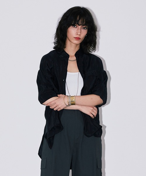 Bonjour Girl（ボンジュールガール）の「ワッシャーサテンオーバーサイズミリタリーシャツ（シャツ/ブラウス・レディース・グレー/イエロー/ブラック・FREE）」の11枚目の写真