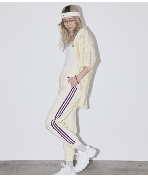Bonjour Girl（ボンジュールガール）の「ワッシャーサテンオーバーサイズミリタリーシャツ（シャツ/ブラウス・レディース・グレー/イエロー/ブラック・FREE）」の19枚目の写真