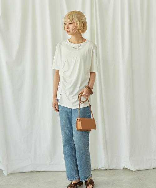 toucher du brise(トゥシェドブリーズ)の「タックデザインTシャツ(Tシャツ/カットソー・レディース・ホワイト/ブラック・M)」の5枚目の写真