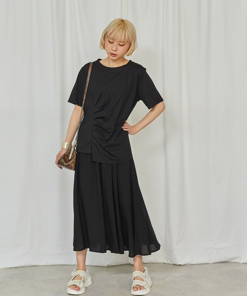 toucher du brise(トゥシェドブリーズ)の「タックデザインTシャツ(Tシャツ/カットソー・レディース・ホワイト/ブラック・M)」の7枚目の写真