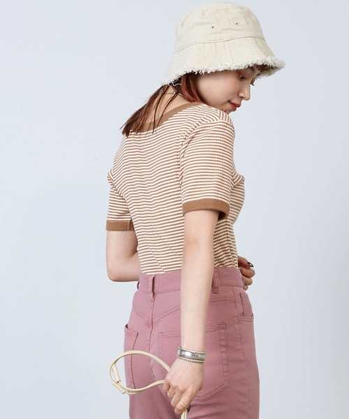 mikke（ミッケ）の「配色パイピングボーダーTリンガーシャツ（Tシャツ/カットソー・レディース・ベージュ/ピンク/ブルー・FREE）」の6枚目の写真