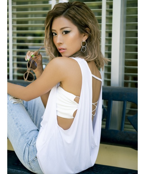 EGOIST（エゴイスト）の「バックドレープタンクトップ（タンクトップ・レディース・ライトブラウン/ブラック/ホワイト・FREE）」の2枚目の写真