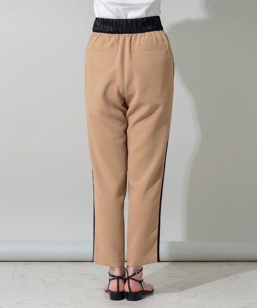 EUCLAID（エウクレイド）の「配色サイドラインパンツ（スラックス・レディース・オフホワイト/ベージュ・36/38/40）」の9枚目の写真