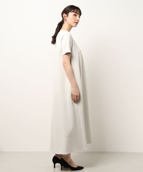 STUNNING LURE（スタニングルアー）の「ダンボールTドレス（ワンピース・レディース・ライトベージュ/ブラック・1/0/2）」の3枚目の写真