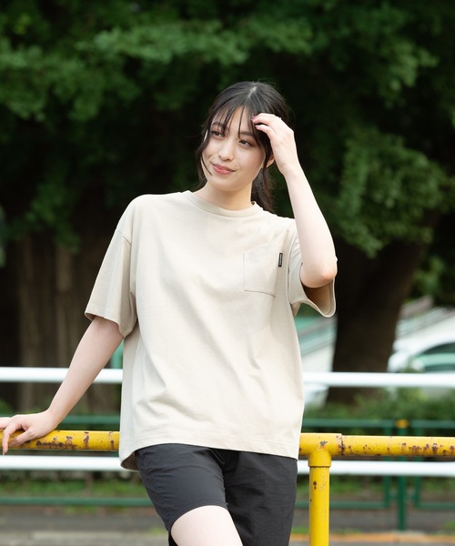 OUTDOOR PRODUCTS(アウトドアプロダクツ)の「【OUTDOOR PRODUCTS/アウトドアプロダクツ】触れるとヒンヤリする接触冷感UVカットTシャツ(Tシャツ/カットソー・レディース・ホワイト/ベージュ/カーキ/ブルー系その他・FREE)」の3枚目の写真