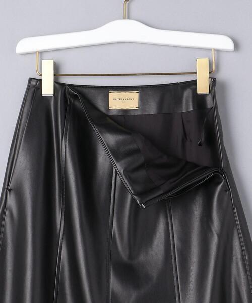 UNITED ARROWS(ユナイテッドアローズ)の「<UNITED ARROWS>フェイクレザー セミフレア スカート G(スカート・レディース・ブラック・36/38/40)」の11枚目の写真