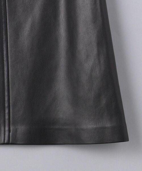 UNITED ARROWS(ユナイテッドアローズ)の「<UNITED ARROWS>フェイクレザー セミフレア スカート G(スカート・レディース・ブラック・36/38/40)」の14枚目の写真