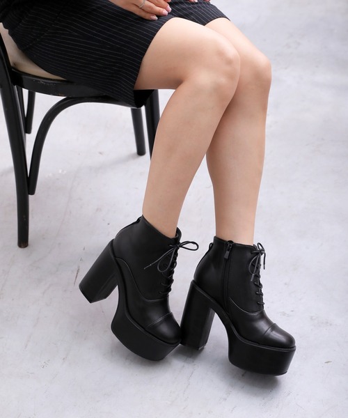 厚底レースアップショートブーツ