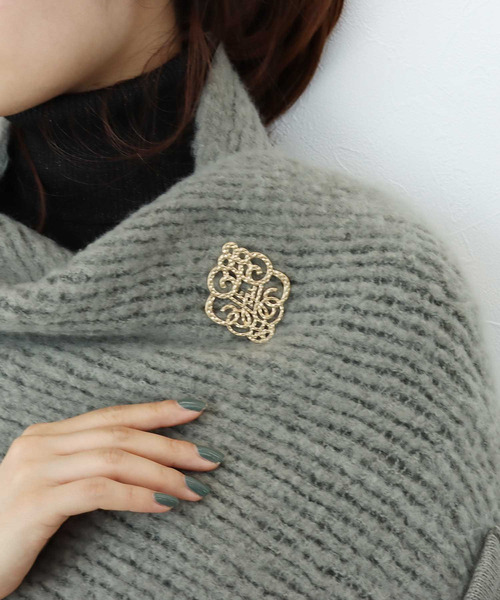 Three Four Time（ｽﾘｰﾌｫｰﾀｲﾑ）の「マットモノグラムブローチ【入卒/フォーマル/デイリー】（ブローチ/コサージュ・レディース・ゴールド/シルバー・FREE）」の4枚目の写真