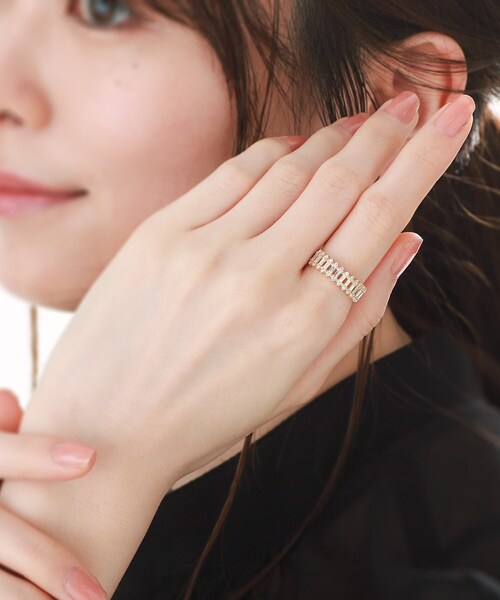 COCOSHNIK(ココシュニック)の「K18ダイヤモンド バゲットカットレース リング(リング・レディース・アイボリー系・12号/14号/10号)」の11枚目の写真