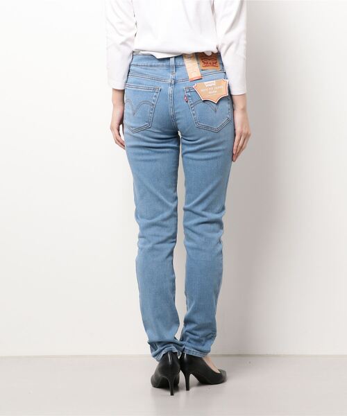 Levi's（リーバイス）の「【Levi's】「WARM」ボーイズフィットデニムパンツ（デニムパンツ・レディース・ダークインディゴブルー・26inch/25inch/27inch/24inch）」の3枚目の写真