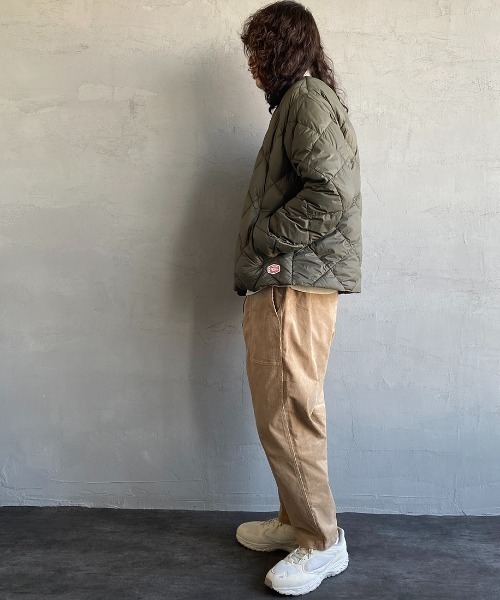 Vincent et Mireille（バンソンエミレイユ）の「[Vincent et Mireille/ヴァンソン エ ミレイユ] パッカブル ノーカラーライトダウンジャケット（ダウンジャケット/コート・レディース・ブラック/オリーブ・40/38）」の4枚目の写真