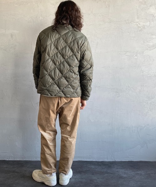 Vincent et Mireille（バンソンエミレイユ）の「[Vincent et Mireille/ヴァンソン エ ミレイユ] パッカブル ノーカラーライトダウンジャケット（ダウンジャケット/コート・レディース・ブラック/オリーブ・40/38）」の11枚目の写真