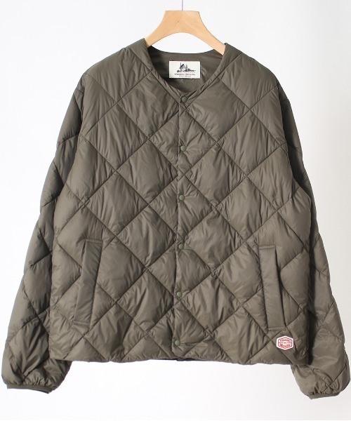 Vincent et Mireille（バンソンエミレイユ）の「[Vincent et Mireille/ヴァンソン エ ミレイユ] パッカブル ノーカラーライトダウンジャケット（ダウンジャケット/コート・レディース・ブラック/オリーブ・40/38）」の18枚目の写真