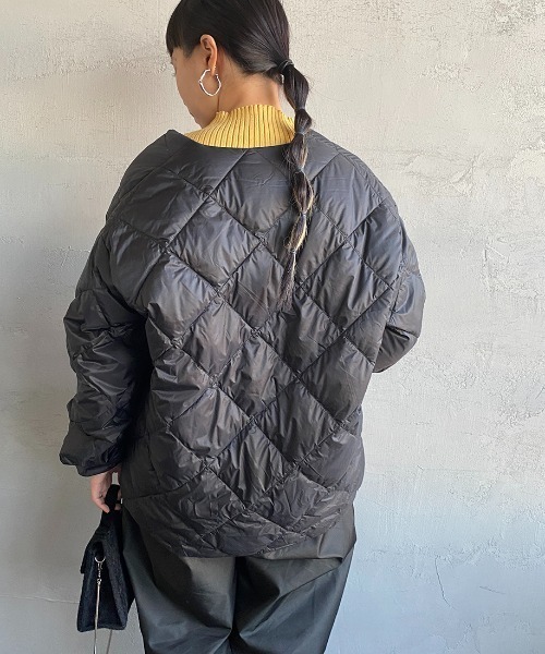 Vincent et Mireille（バンソンエミレイユ）の「[Vincent et Mireille/ヴァンソン エ ミレイユ] パッカブル ノーカラーライトダウンジャケット（ダウンジャケット/コート・レディース・ブラック/オリーブ・40/38）」の20枚目の写真