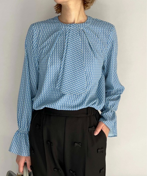 PICCIN(ピッチン)の「レトロプリントボウタイブラウス(シャツ/ブラウス・レディース・ベージュ/サックスブルー/ピンク・M)」の2枚目の写真