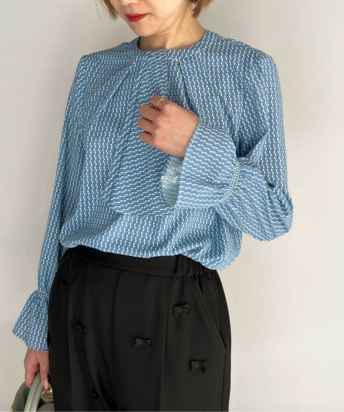 PICCIN(ピッチン)の「レトロプリントボウタイブラウス(シャツ/ブラウス・レディース・ベージュ/サックスブルー/ピンク・M)」の8枚目の写真