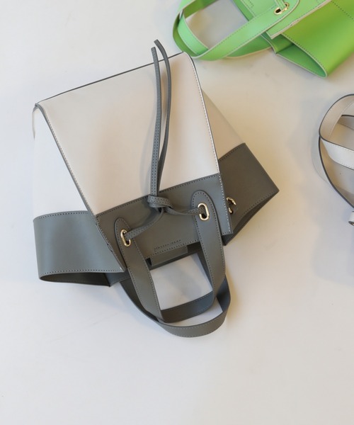 frames RAY CASSIN（フレームスレイカズン）の「WEB限定. 合皮2WAYバッグ（ハンドバッグ・レディース・ホワイト×グレー/グレイッシュベージュ/イエロー×グリーン/ベージュ/ベージュ系/ブラック・FREE）」の2枚目の写真