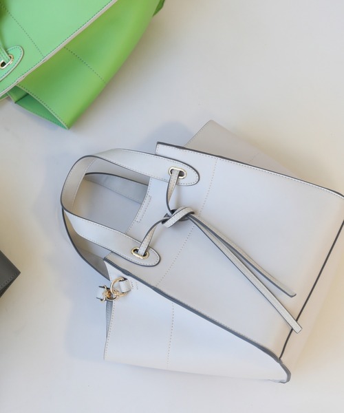 frames RAY CASSIN（フレームスレイカズン）の「WEB限定. 合皮2WAYバッグ（ハンドバッグ・レディース・ホワイト×グレー/グレイッシュベージュ/イエロー×グリーン/ベージュ/ベージュ系/ブラック・FREE）」の12枚目の写真