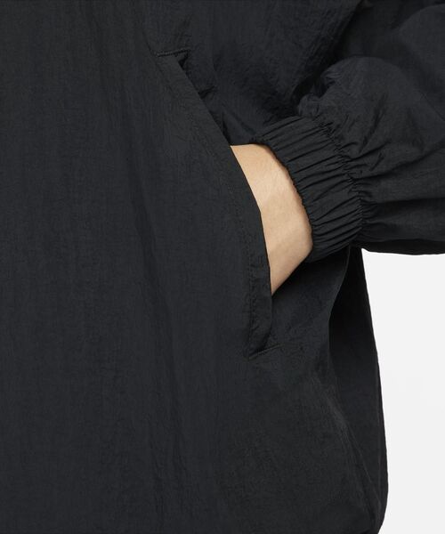 NIKE(ナイキ)の「ナイキ スポーツウェア エッセンシャル ウィメンズ ウーブン ジャケット / Nike Sportswear Essential Women's Woven Jacket(ブルゾン・レディース・ホワイト/ブラック・S/M/L/2XL/XL/XS)」の5枚目の写真