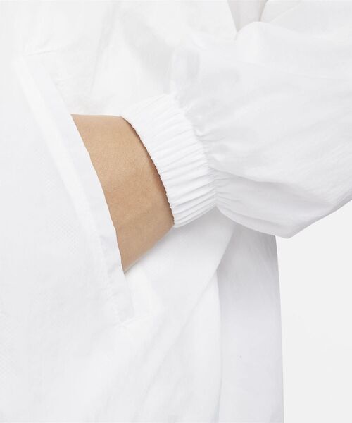 NIKE(ナイキ)の「ナイキ スポーツウェア エッセンシャル ウィメンズ ウーブン ジャケット / Nike Sportswear Essential Women's Woven Jacket(ブルゾン・レディース・ホワイト/ブラック・S/M/L/2XL/XL/XS)」の10枚目の写真