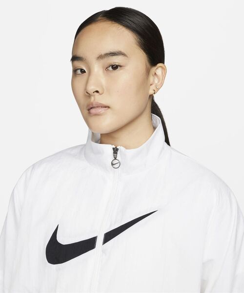 NIKE(ナイキ)の「ナイキ スポーツウェア エッセンシャル ウィメンズ ウーブン ジャケット / Nike Sportswear Essential Women's Woven Jacket(ブルゾン・レディース・ホワイト/ブラック・S/M/L/2XL/XL/XS)」の8枚目の写真