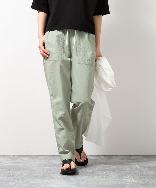 NOLLEY’S（ノーリーズ）の「【WEB限定サイズあり】ナイロン撥水タフタベイカーパンツ（その他パンツ・レディース・ブルー/ホワイト/ブラック/オレンジ/ライトグリーン・40/38/36）」の3枚目の写真