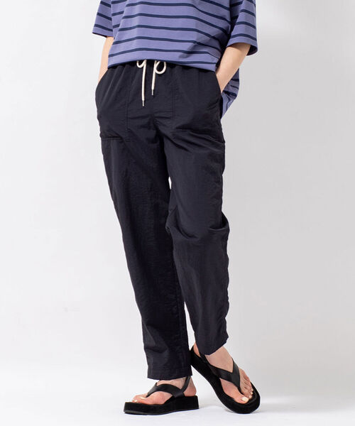 NOLLEY’S（ノーリーズ）の「【WEB限定サイズあり】ナイロン撥水タフタベイカーパンツ（その他パンツ・レディース・ブルー/ホワイト/ブラック/オレンジ/ライトグリーン・40/38/36）」の2枚目の写真